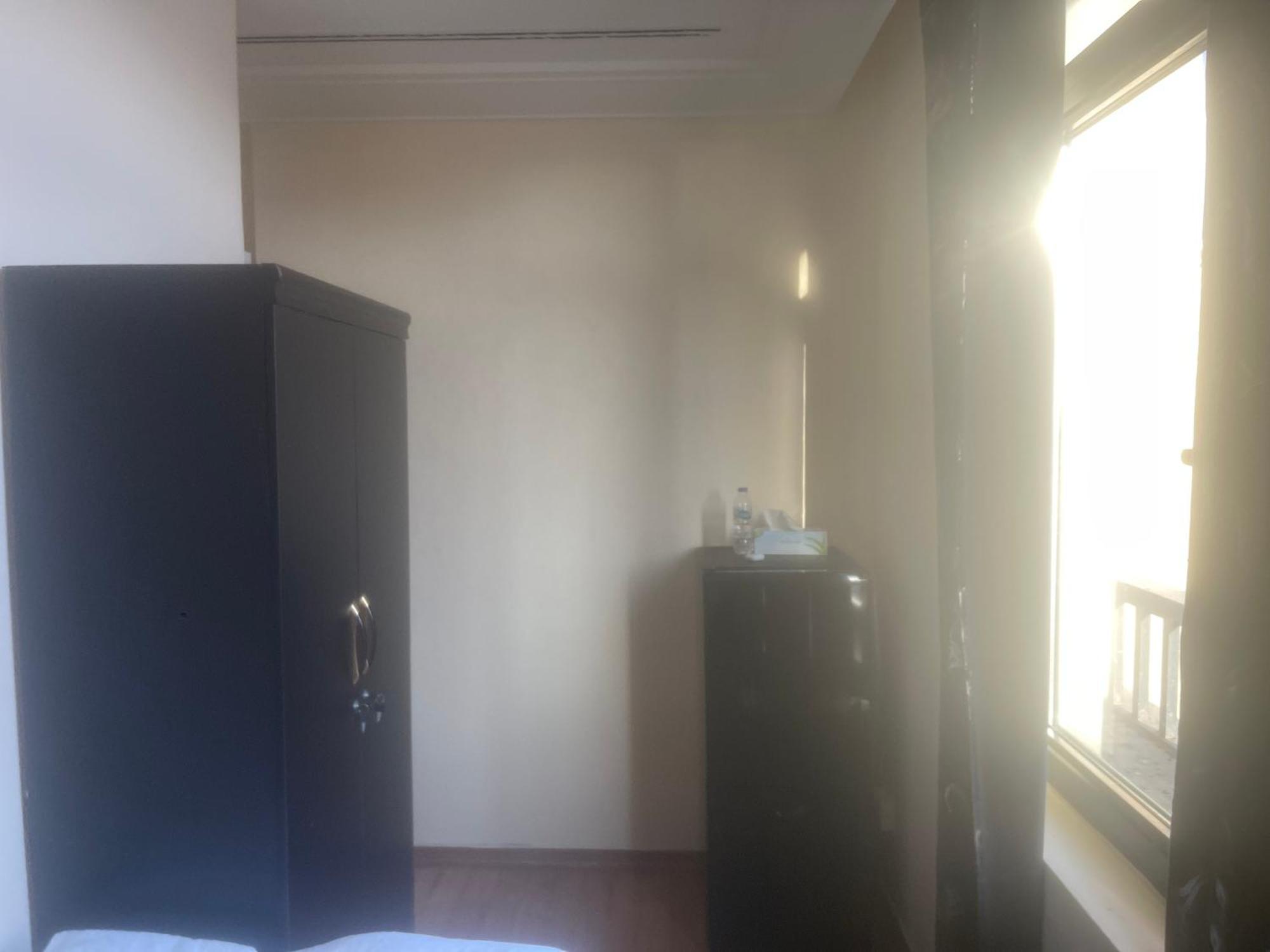 Four Stars Hostel Дубай Экстерьер фото