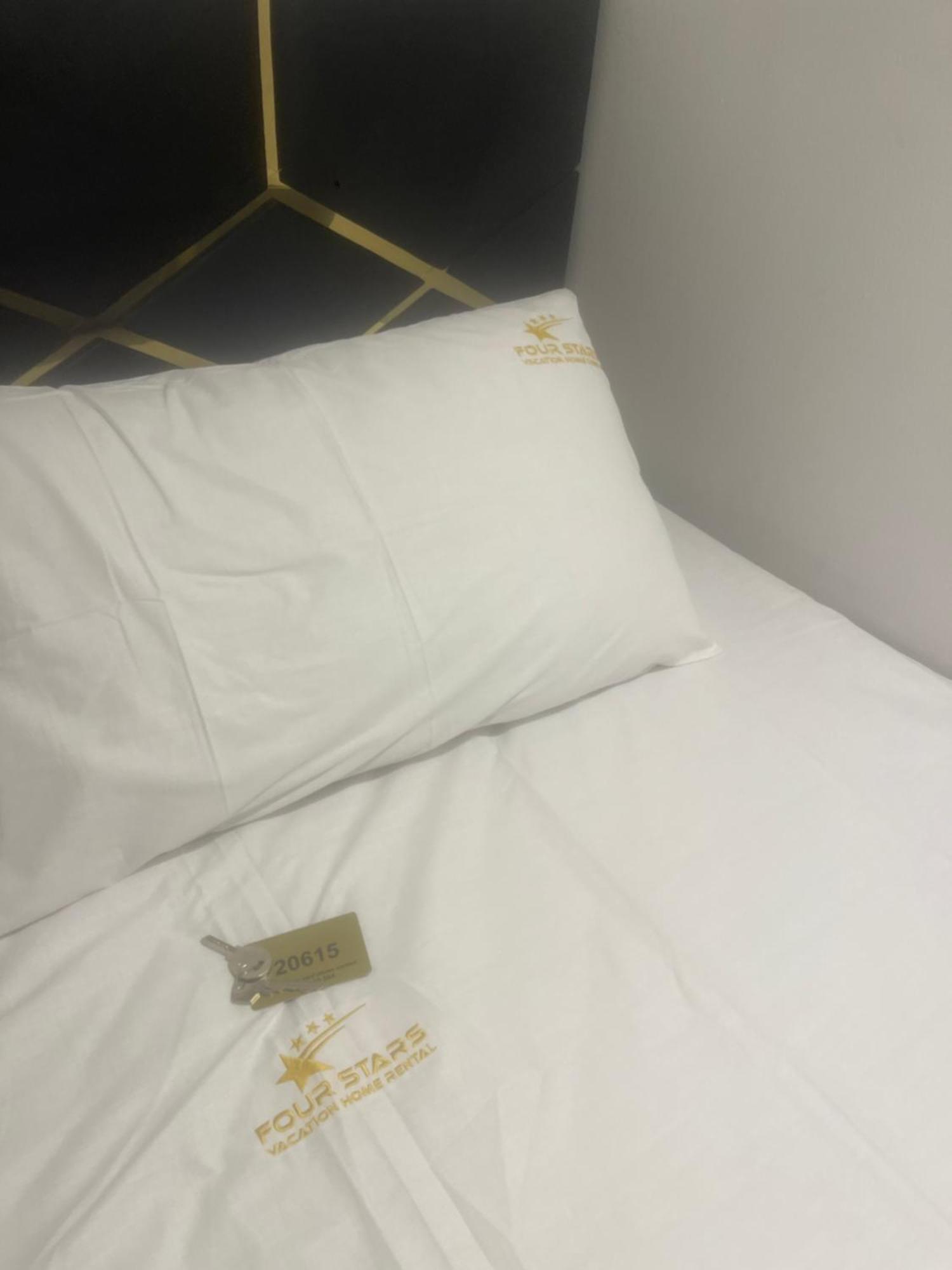 Four Stars Hostel Дубай Экстерьер фото