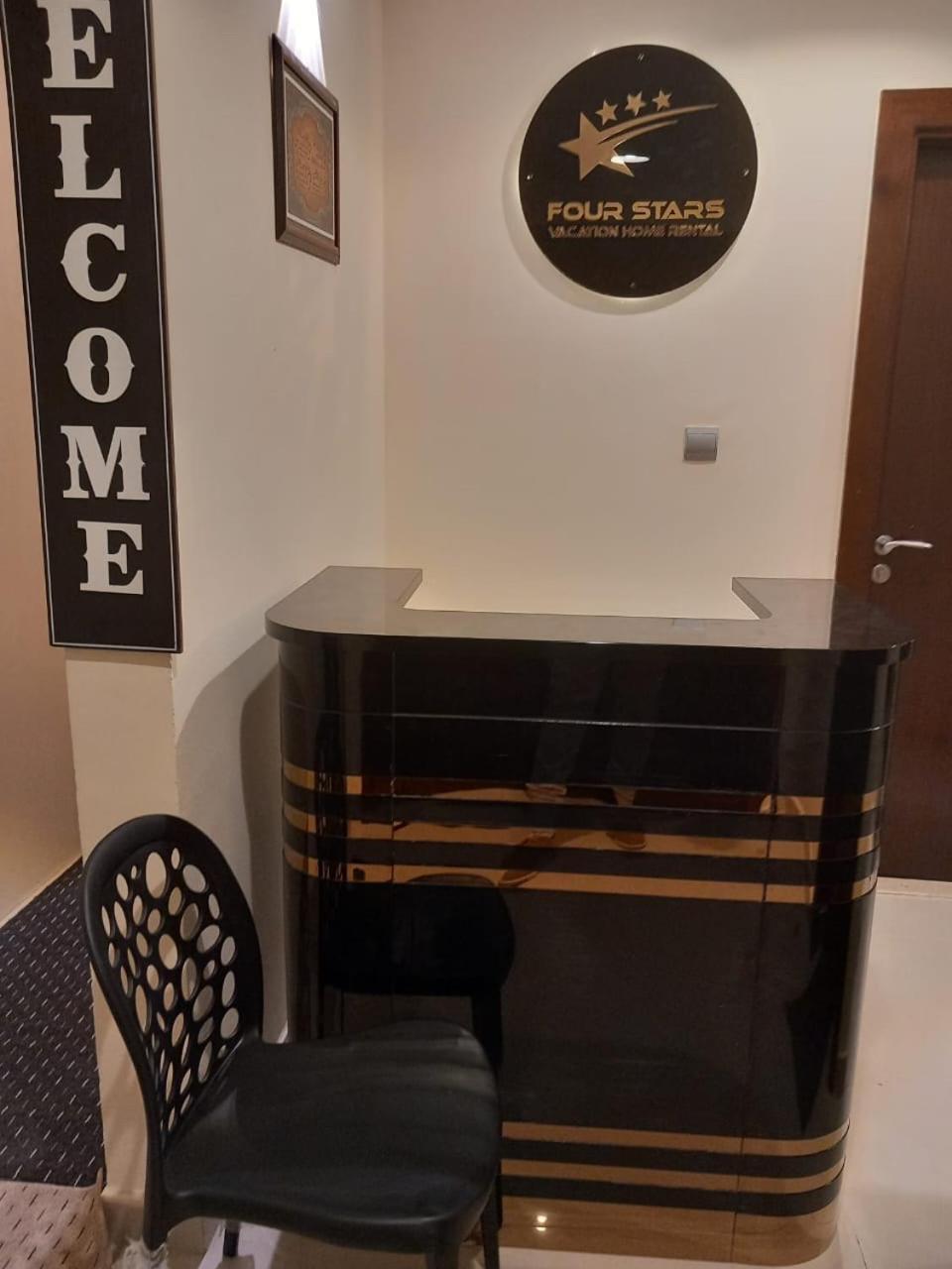 Four Stars Hostel Дубай Экстерьер фото
