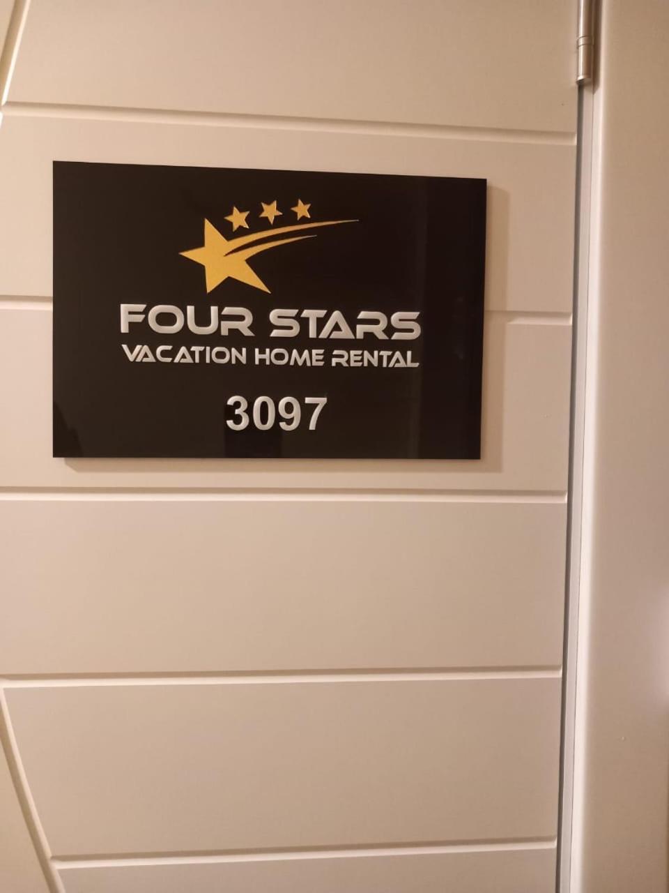 Four Stars Hostel Дубай Экстерьер фото