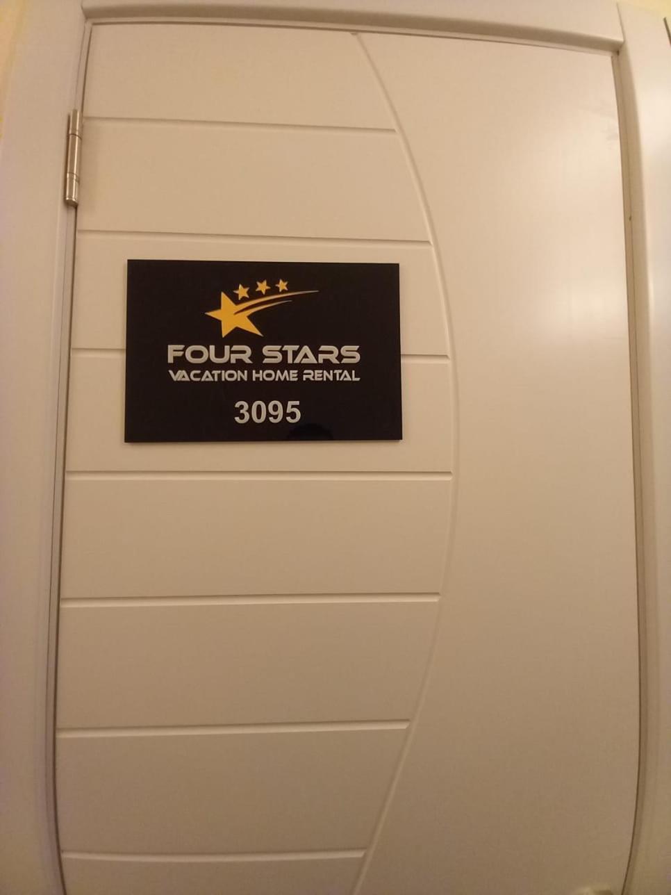Four Stars Hostel Дубай Экстерьер фото
