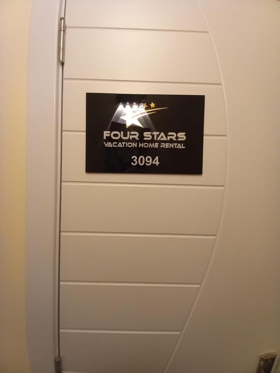 Four Stars Hostel Дубай Экстерьер фото