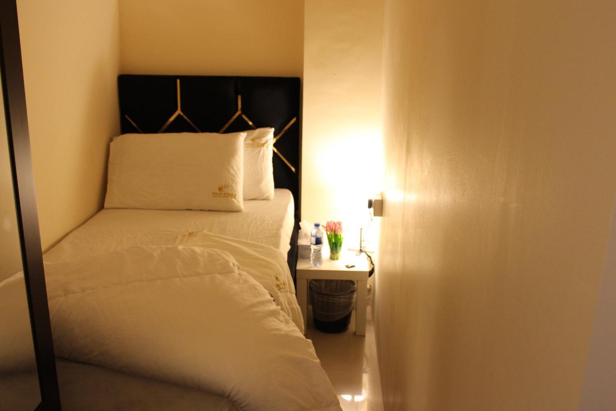 Four Stars Hostel Дубай Экстерьер фото