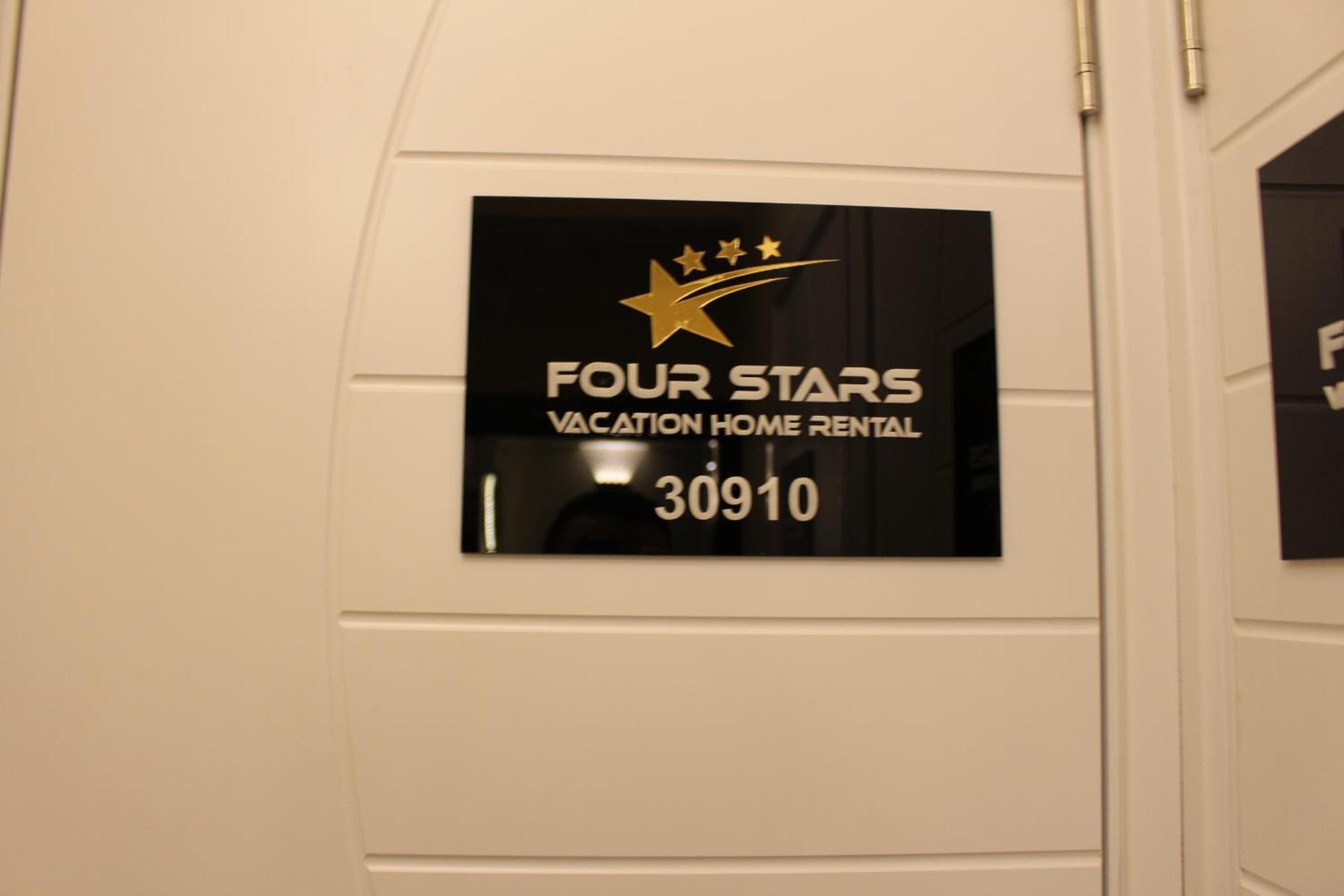 Four Stars Hostel Дубай Экстерьер фото