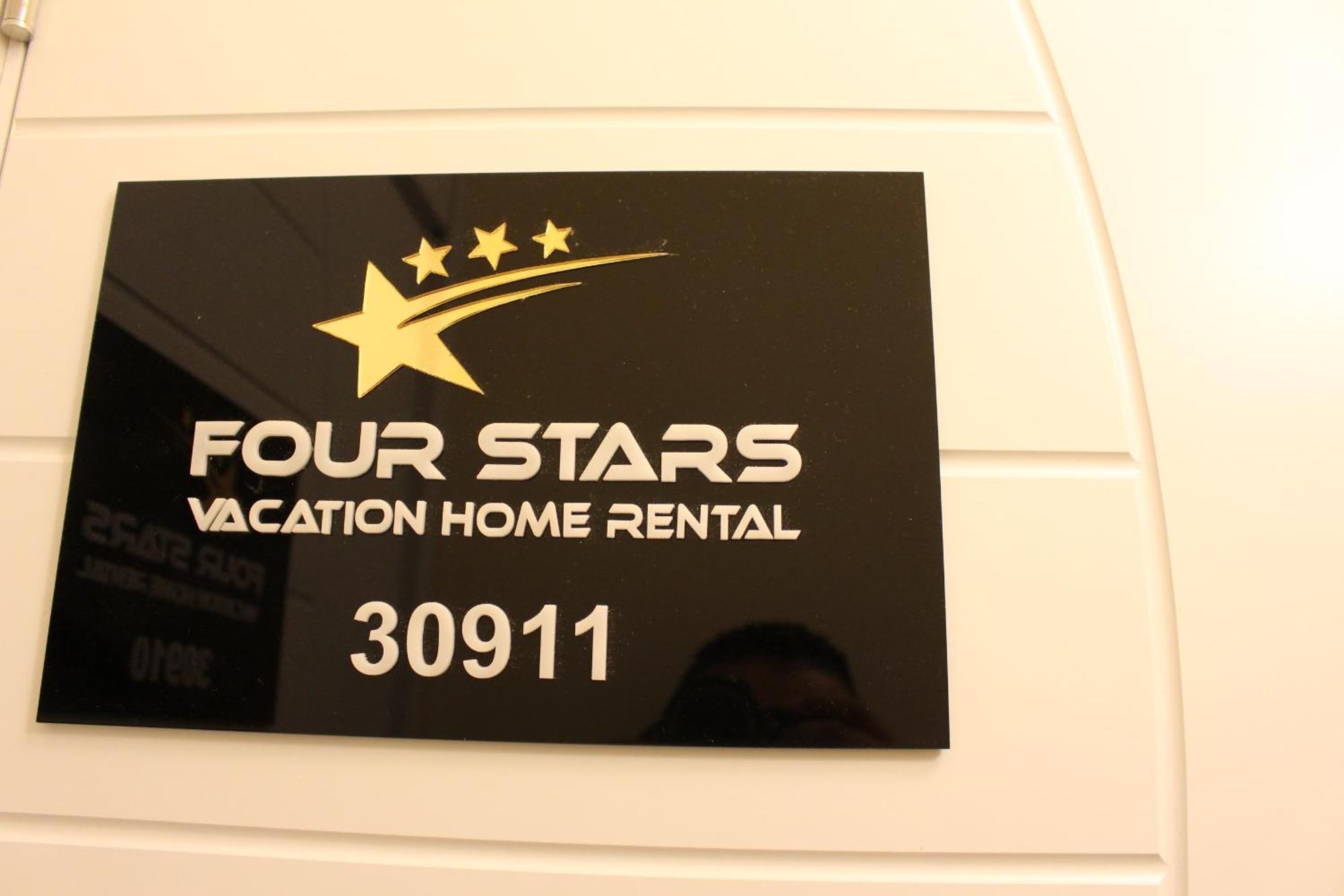 Four Stars Hostel Дубай Экстерьер фото